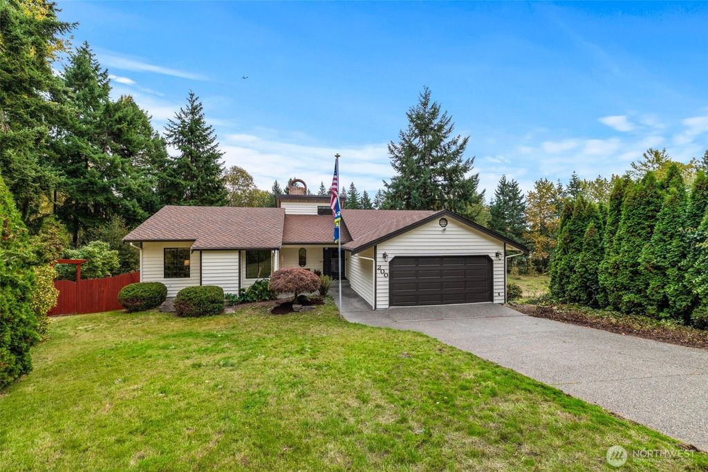 Photo of 200 SW 327th Place, Federal Way, WA 98023 (MLS # 2447025)