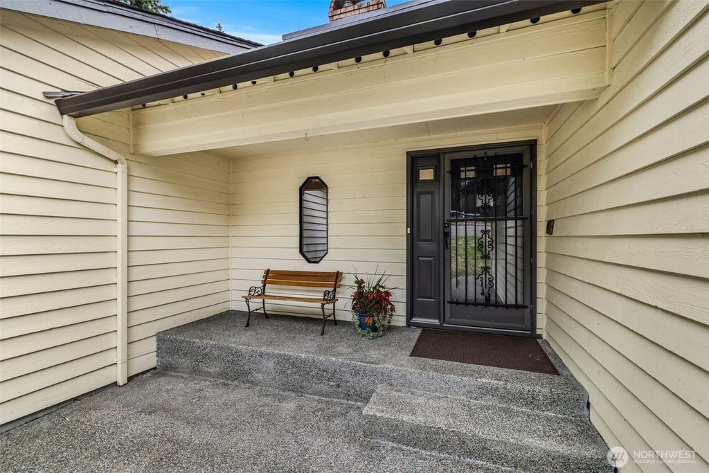 Photo of 200 SW 327th Place, Federal Way, WA 98023 (MLS # 2447025)