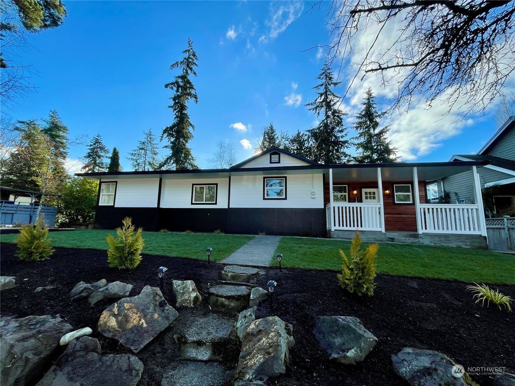 Photo of 145 NE 161st Street, Shoreline, WA 98155 (MLS # 2021657)