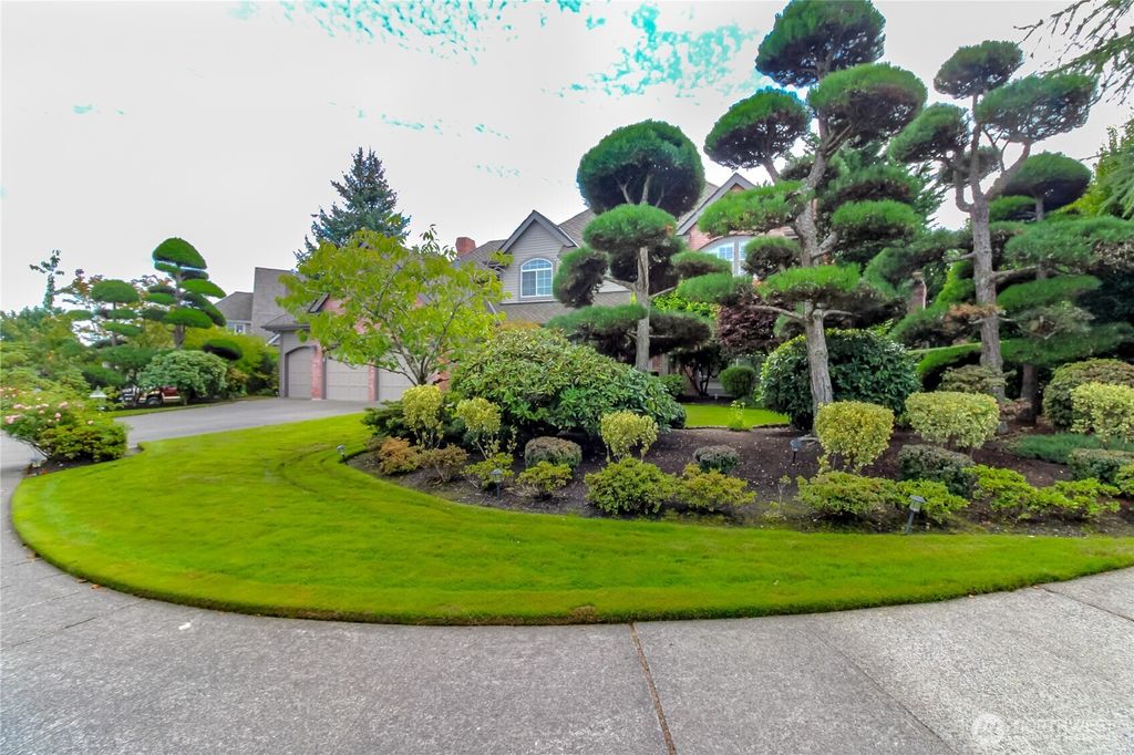 Photo of 33615 7th Place SW, Federal Way, WA 98023 (MLS # 2422932)