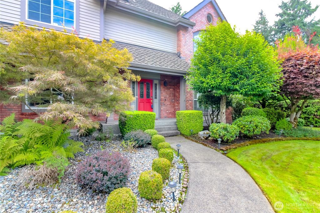 Photo of 33615 7th Place SW, Federal Way, WA 98023 (MLS # 2422932)