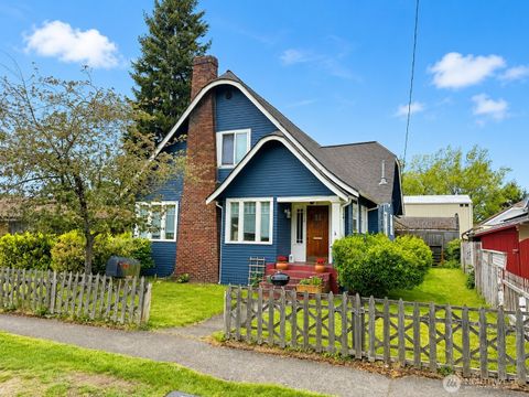 Photo of 2909 Walnut Street, Bellingham, WA 98225 (MLS # 2529979)