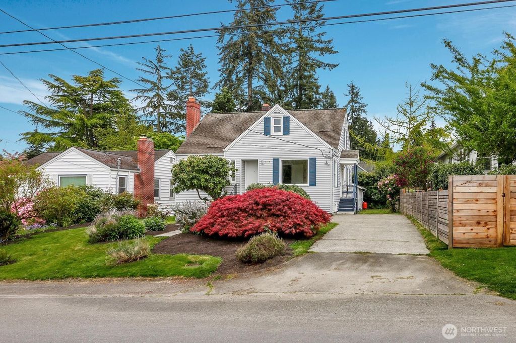 Photo of 3209 NE 98th Street, Seattle, WA 98115 (MLS # 2363082)