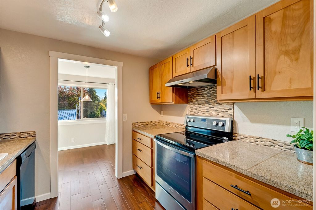 Photo of 4904 81st Place SW #304, Mukilteo, WA 98275 (MLS # 2438343)