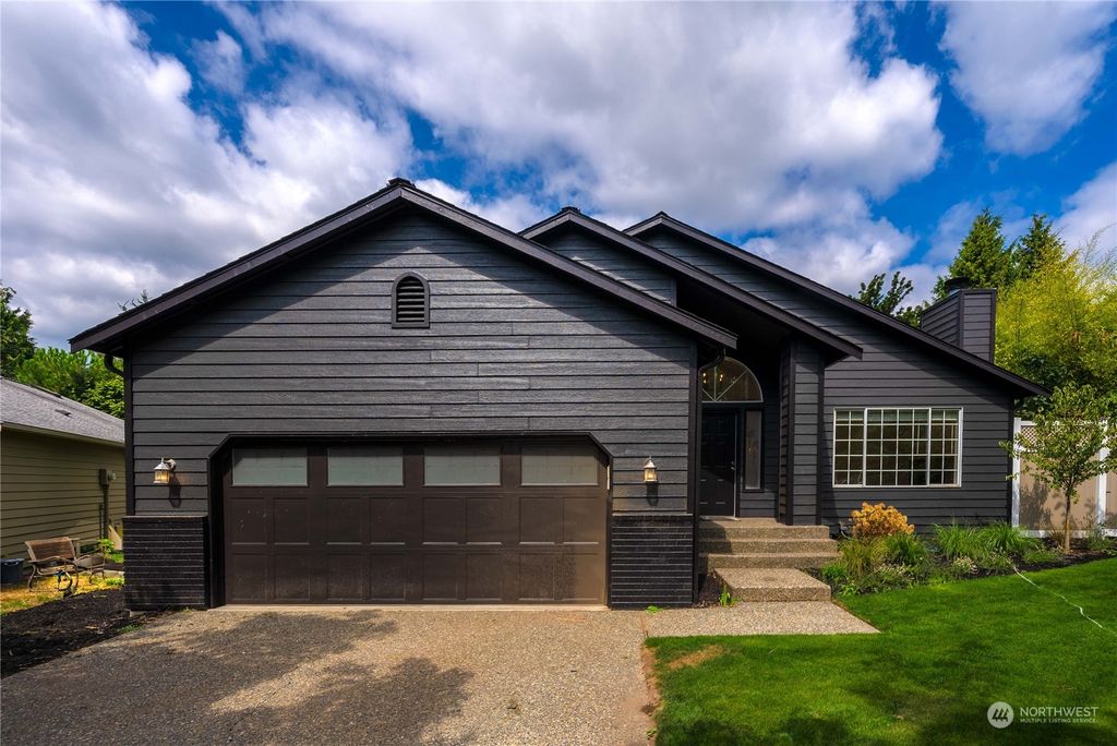 Photo of 13022 NE 98th Place, Kirkland, WA 98033 (MLS # 2284873)