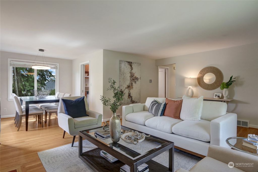 Photo of 6529 28th Avenue NE, Seattle, WA 98115 (MLS # 2127613)