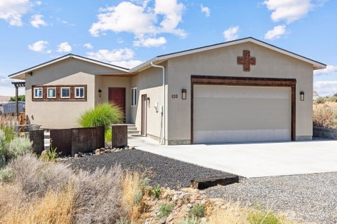 Photo of 406 Island View VW SW, Mattawa, WA 99349 (MLS # 2533860)