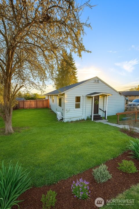 Photo of 229 Oak Street #A, Bremerton, WA 98310 (MLS # 2455475)