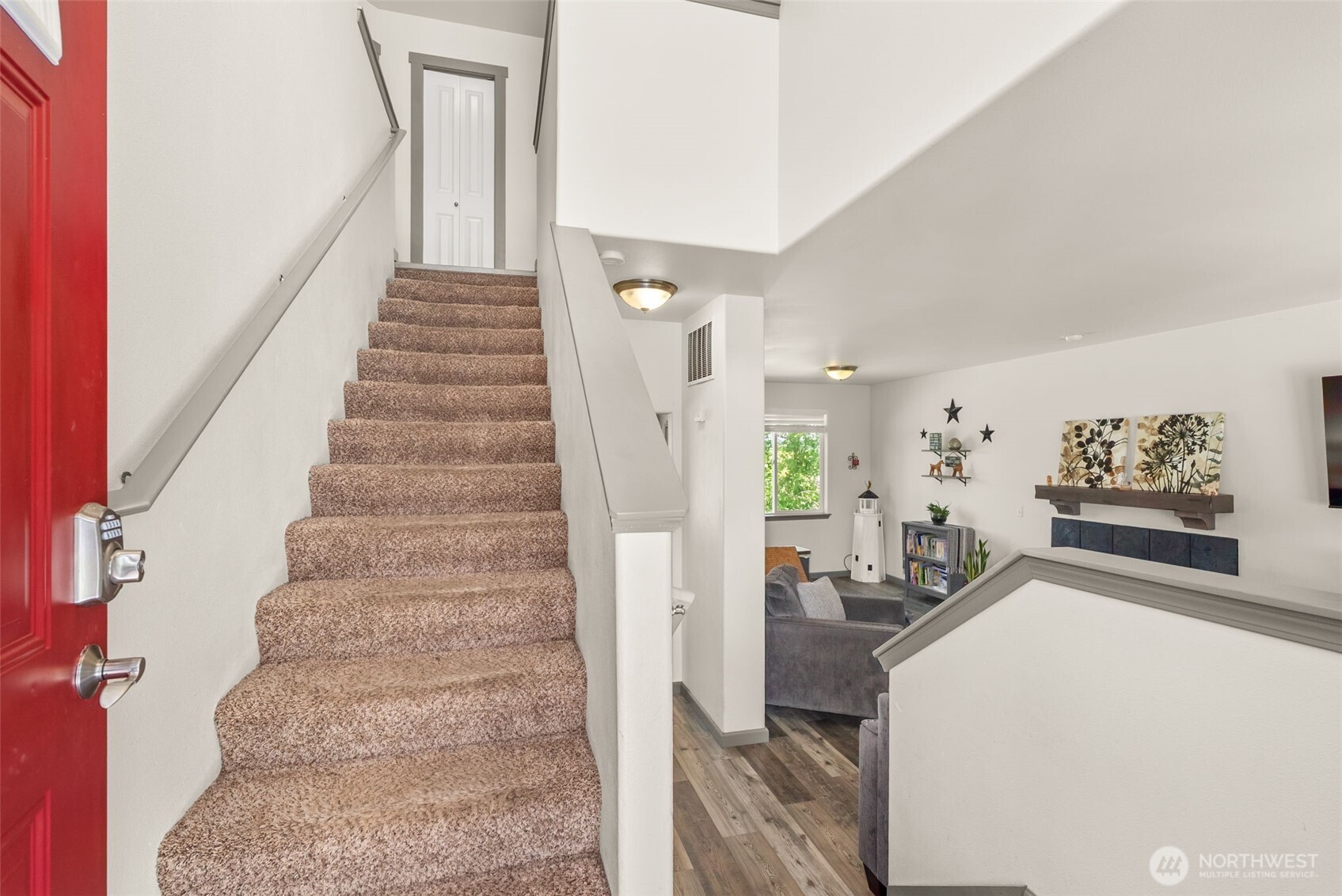 210 Mitchell Lane NE