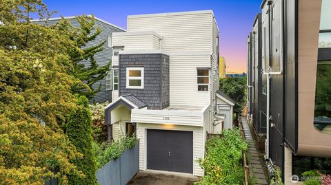 Photo of 1106 18th Avenue, Seattle, WA 98122 (MLS # 2522321)