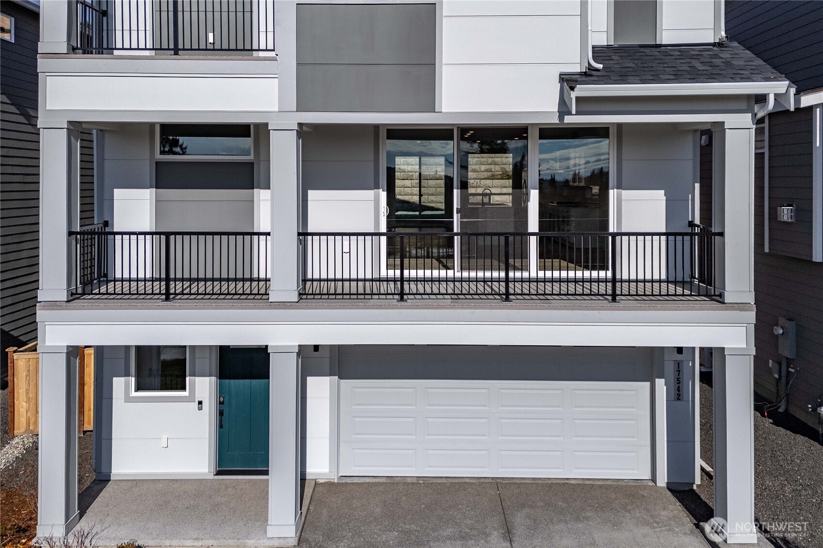 17542 NE Midnight Sun Loop