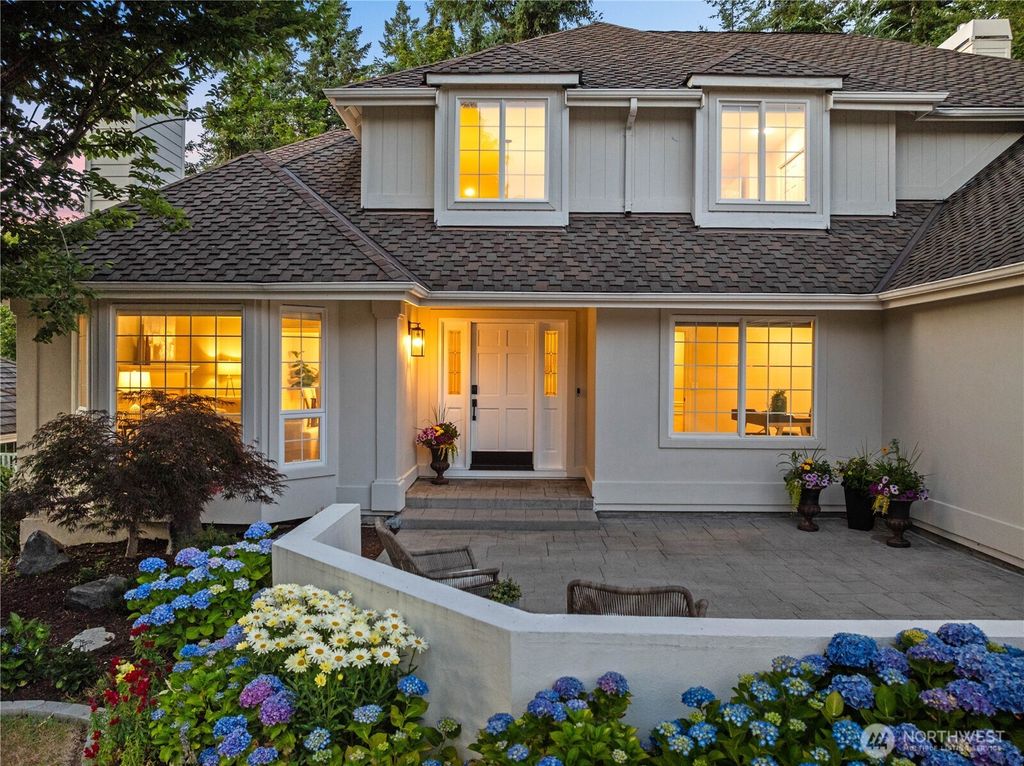 Photo of 16690 SE 56th Place, Bellevue, WA 98006 (MLS # 2408634)