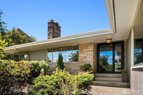 Photo of 5757 64th Avenue NE, Seattle, WA 98105 (MLS # 2541143)