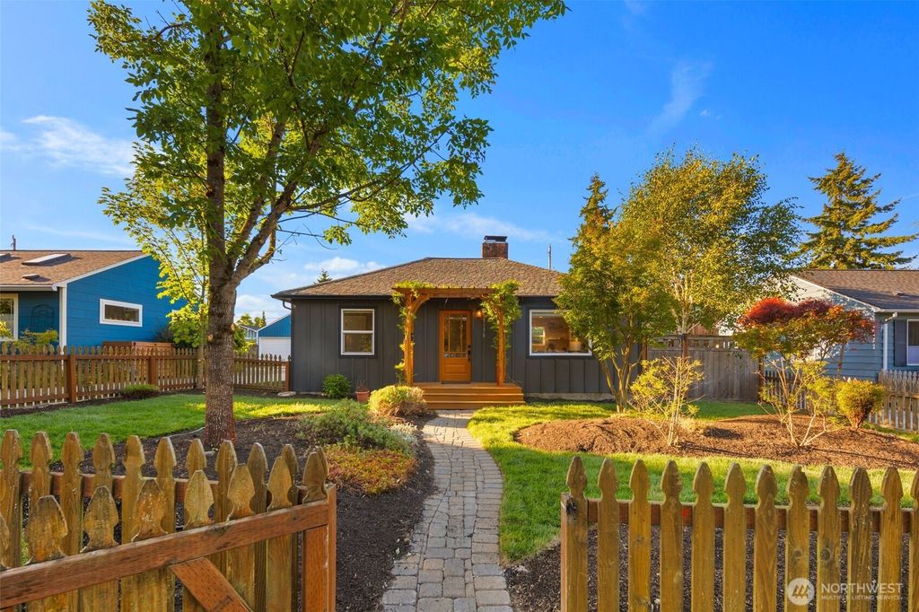Photo of 3130 SW 97th Street, Seattle, WA 98126 (MLS # 2405919)