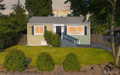 Photo of 12246 20th Avenue S, Seattle, WA 98168 (MLS # 2409182)