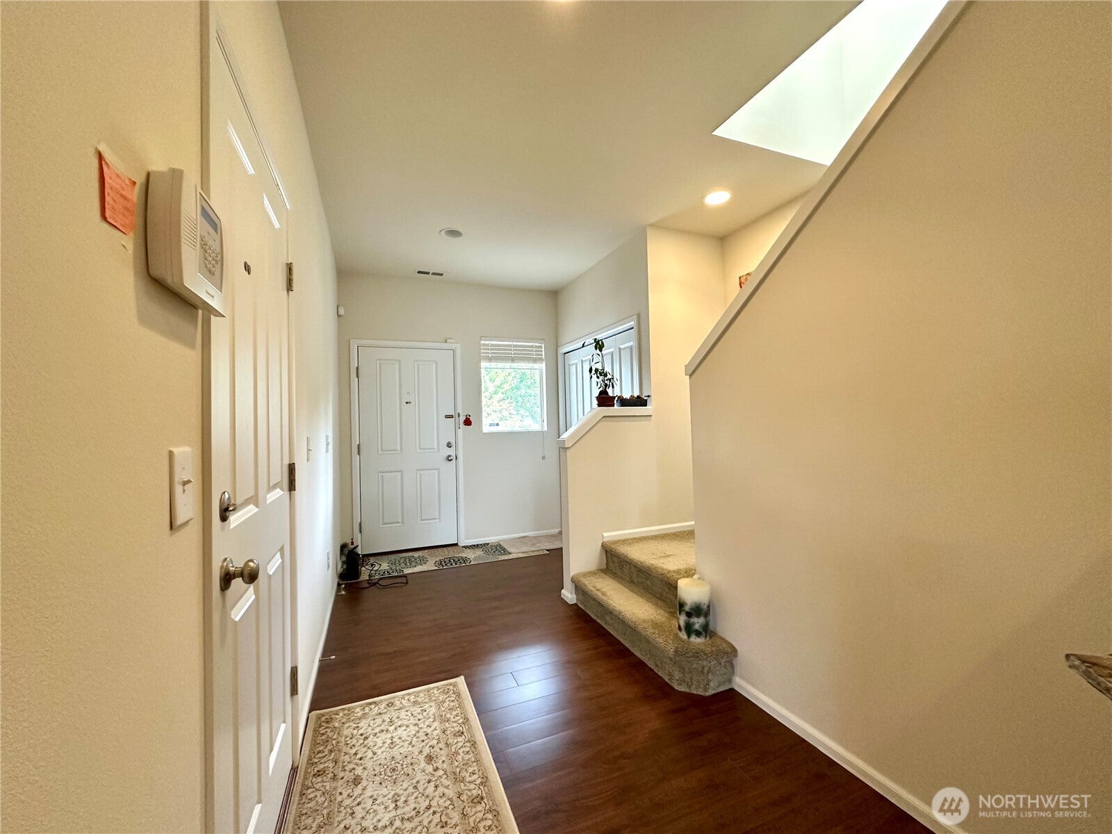 3018 Eagle Loop NE