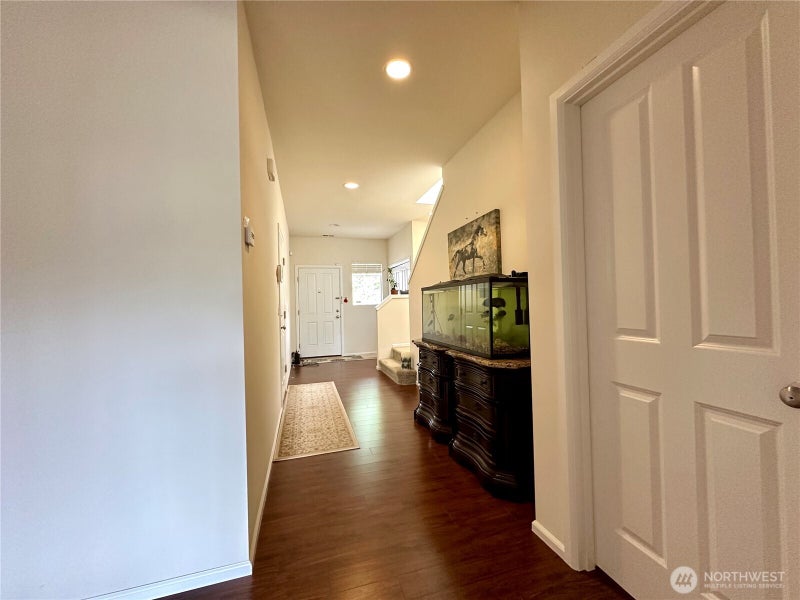 3018 Eagle Loop NE