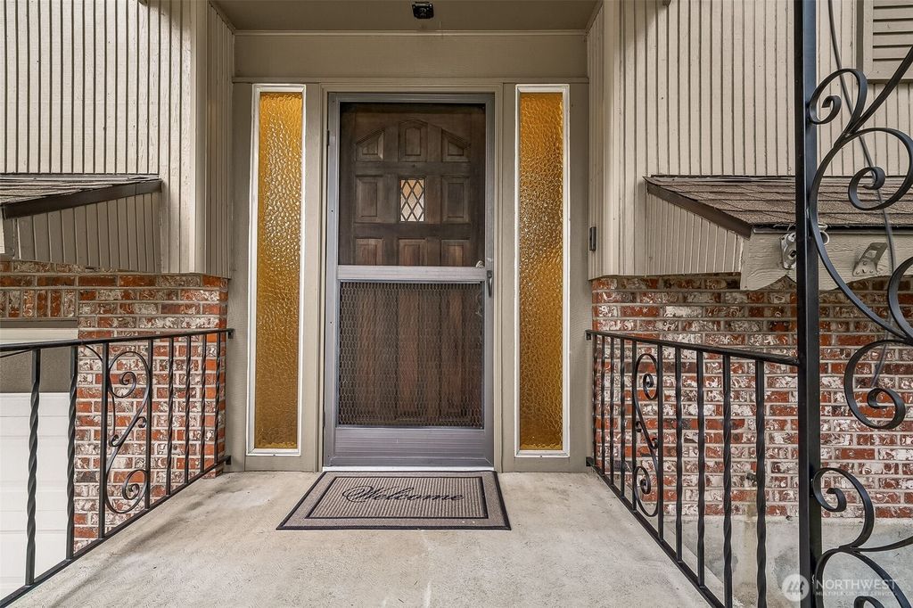 Photo of 15517 99TH Avenue E, Puyallup, WA 98375 (MLS # 2479678)