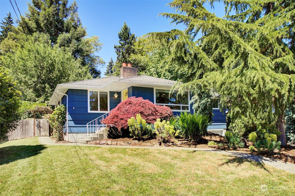 Photo of 14025 26th Avenue NE, Seattle, WA 98125 (MLS # 2077127)