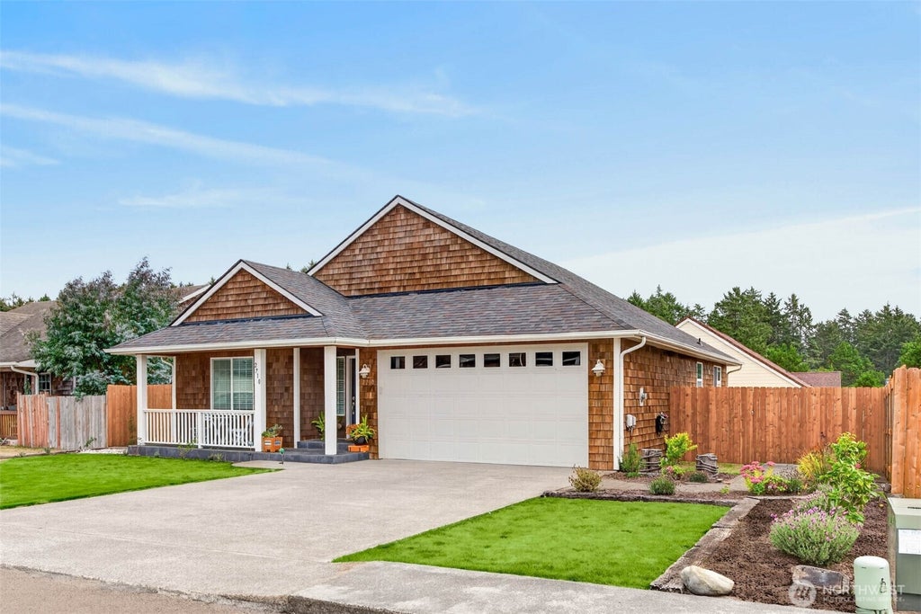 Photo of 2710 N Sea Crest Avenue, Long Beach, WA 98631 (MLS # 2580579)