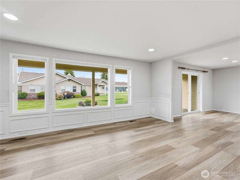1380 Eastmont Avenue 304