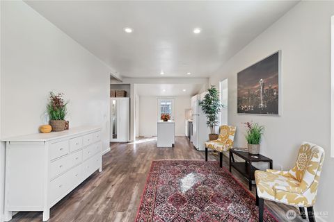 1521 E Spruce Street Seattle WA 98122