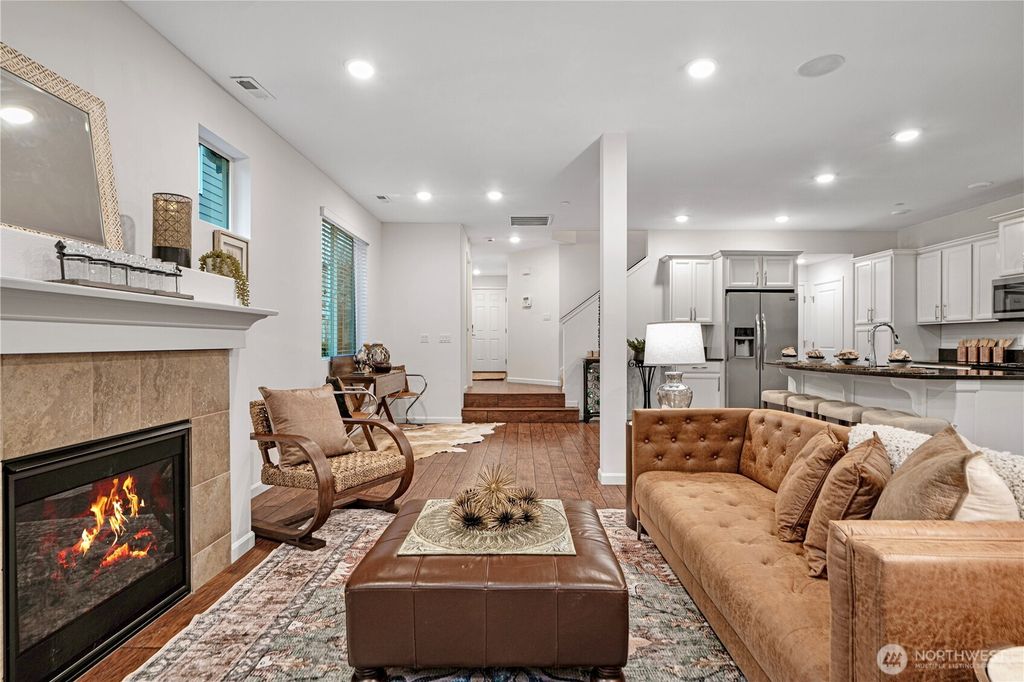 Photo of 19717 27th Place W #B, Lynnwood, WA 98036 (MLS # 2458139)