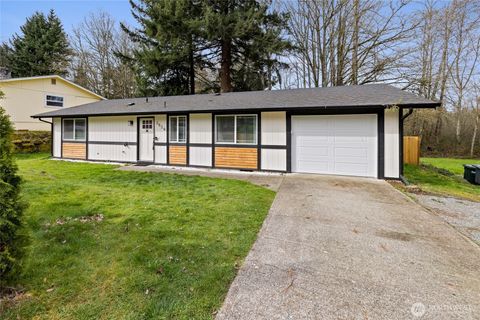 Photo of 2526 Olympic Boulevard, Puyallup, WA 98374 (MLS # 2491362)