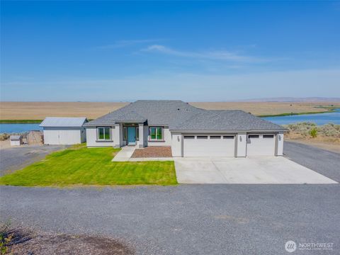 Photo of 9364 Stonecrest Road NE, Moses Lake, WA 98837 (MLS # 2410460)