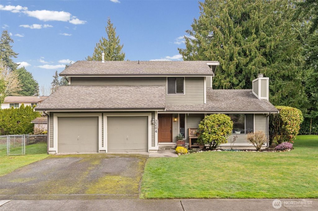 Photo of 2204 SW 308th Street, Federal Way, WA 98023 (MLS # 2499968)