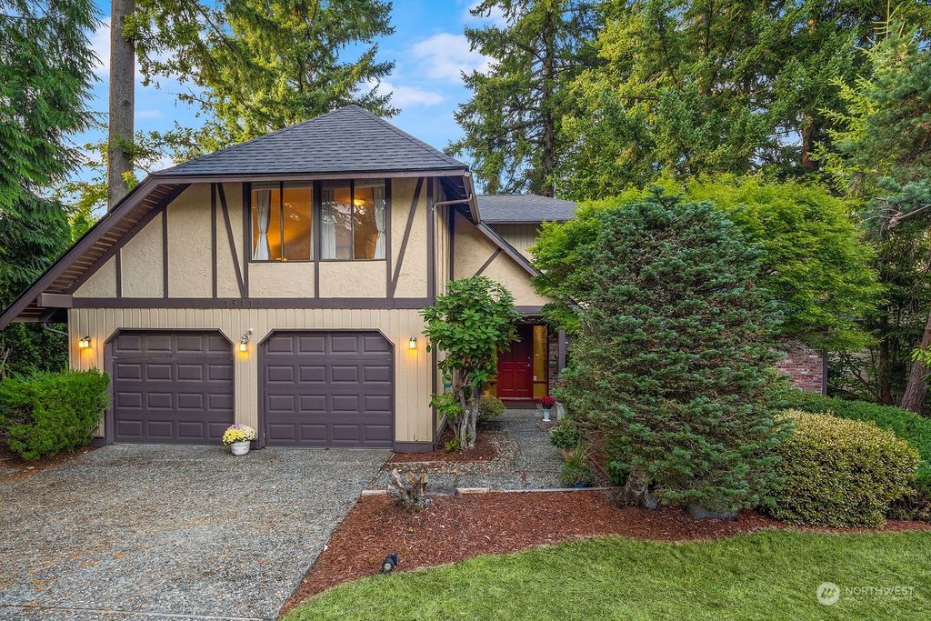 Photo of 15412 SE 46th Way, Bellevue, WA 98006 (MLS # 2161913)