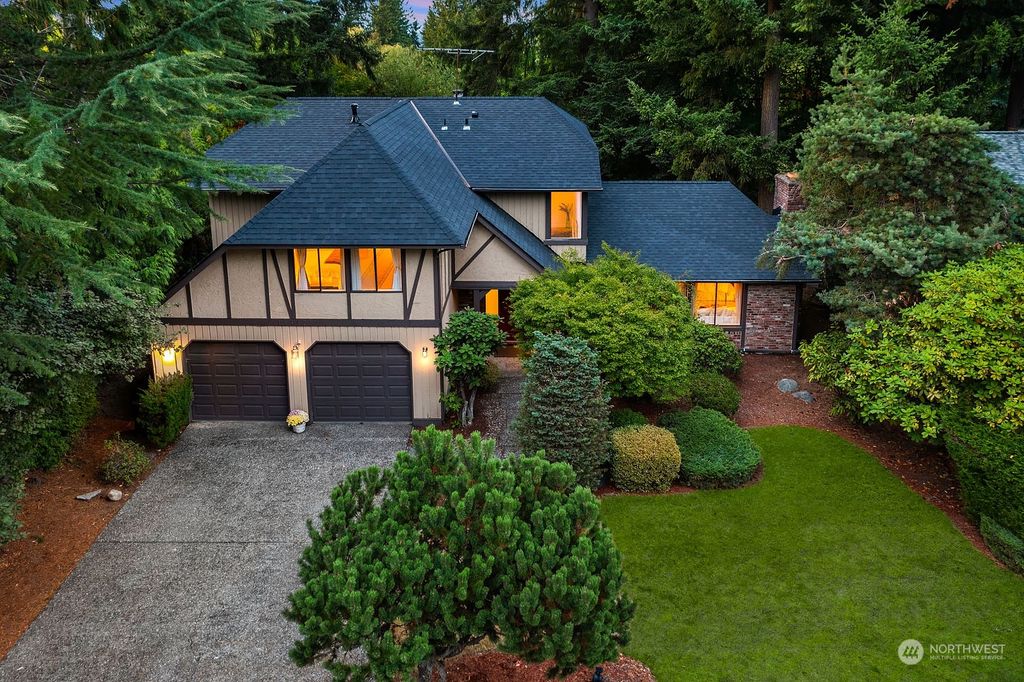 Photo of 15412 SE 46th Way, Bellevue, WA 98006 (MLS # 2161913)