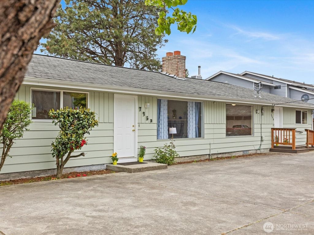 Photo of 735 F Street NE, Auburn, WA 98002 (MLS # 2378510)