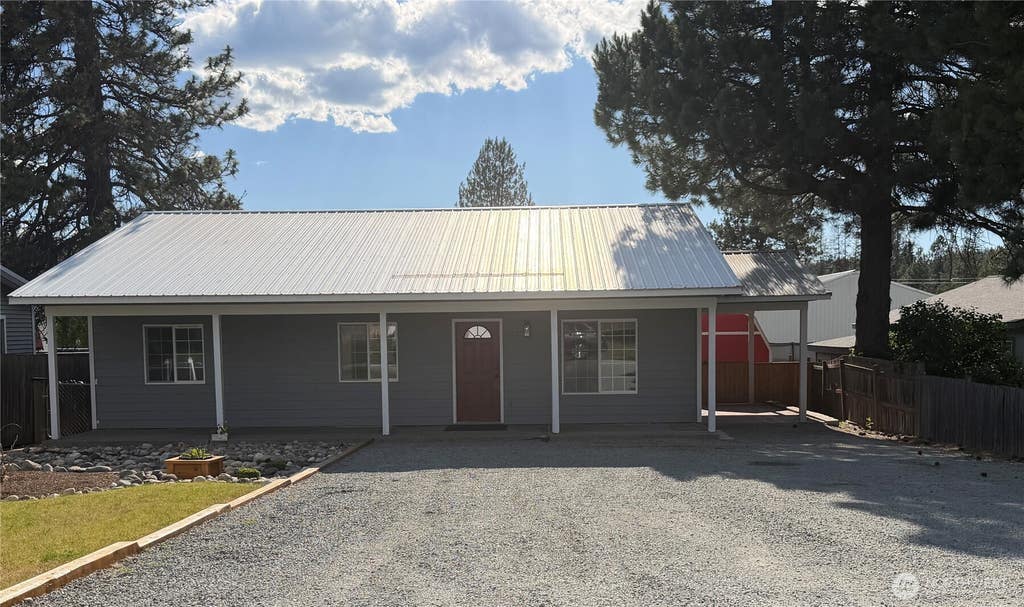 Photo of 615 S Washington Avenue, Newport, WA 99156 (MLS # 2556782)