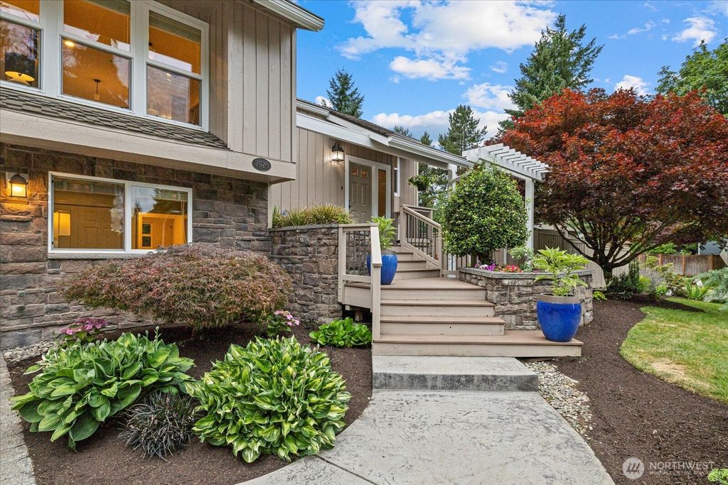 Photo of 7525 144th Avenue NE, Redmond, WA 98052 (MLS # 2406017)