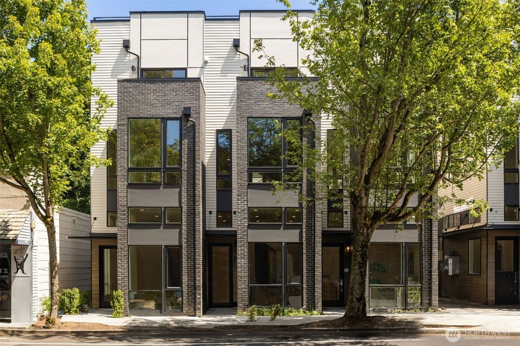 Photo of 1108 B 34th Avenue, Seattle, WA 98122 (MLS # 2462761)