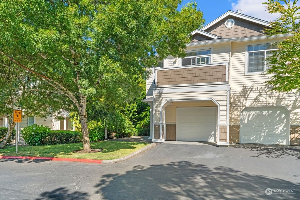 Photo of 1855 Trossachs Boulevard SE #2303, Sammamish, WA 98075 (MLS # 2137377)