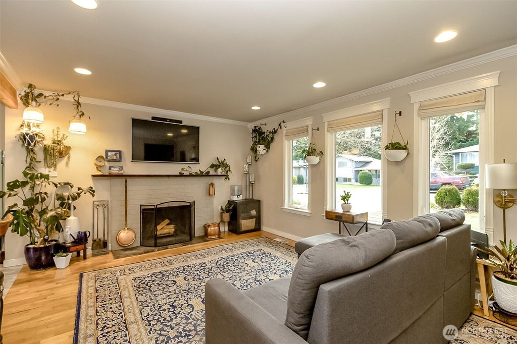 Photo of 5929 164th Place SW, Lynnwood, WA 98037 (MLS # 2501145)