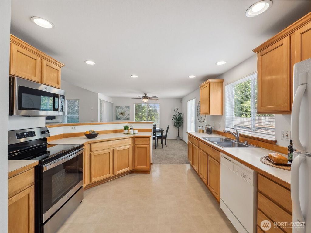 Photo of 36261 23rd Place S, Federal Way, WA 98003 (MLS # 2406821)