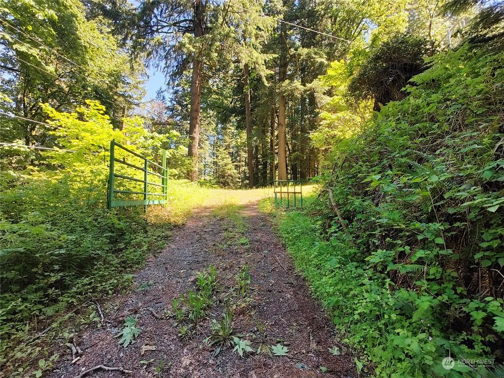 Photo of 0 xxxx Cedar Falls Avenue SE, North Bend, WA 98045 (MLS # 2255605)