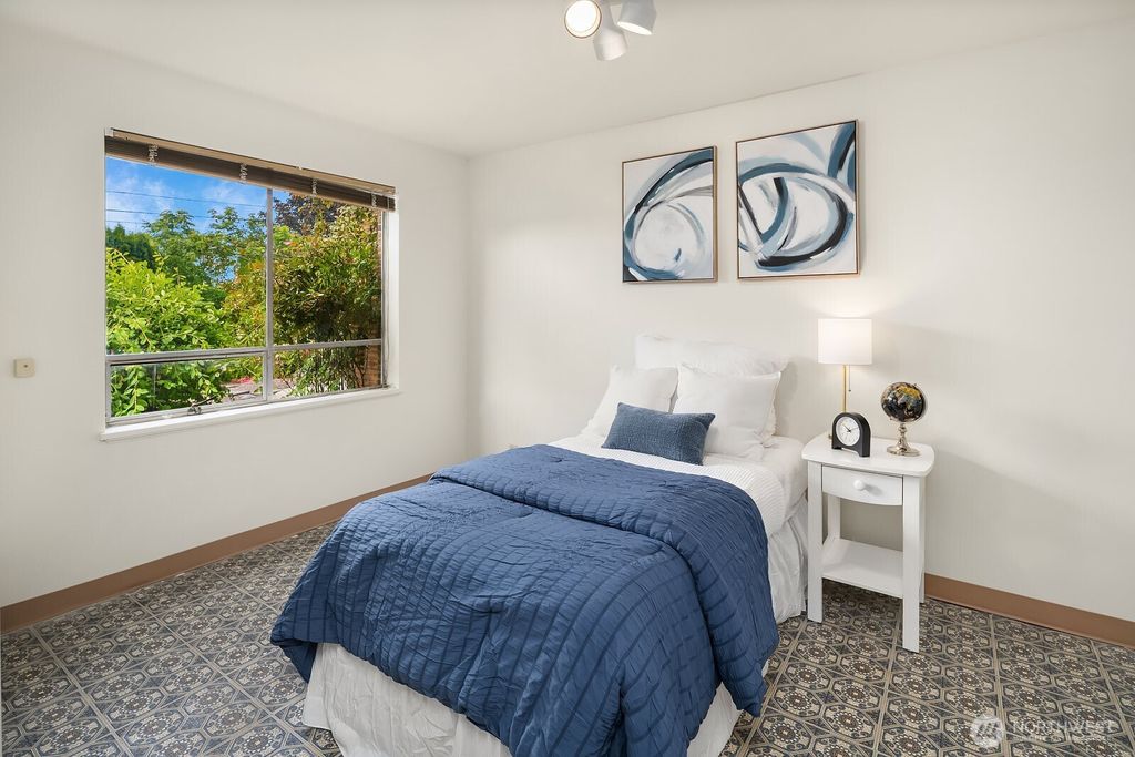 listing image 9364780232751194704