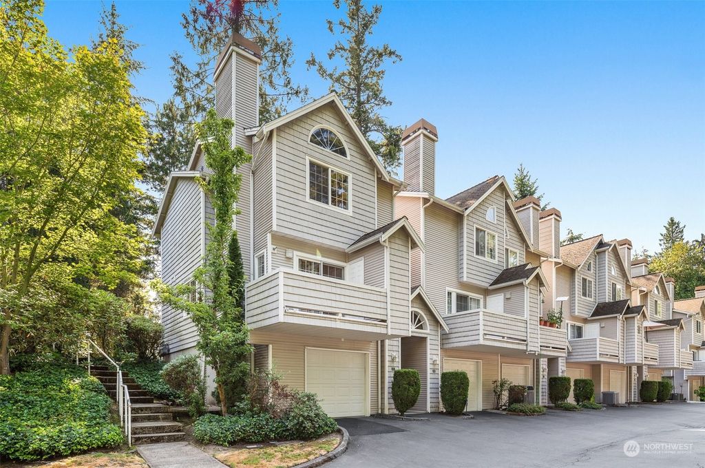 Photo of 601 12th Avenue NW #E1, Issaquah, WA 98027 (MLS # 2271732)