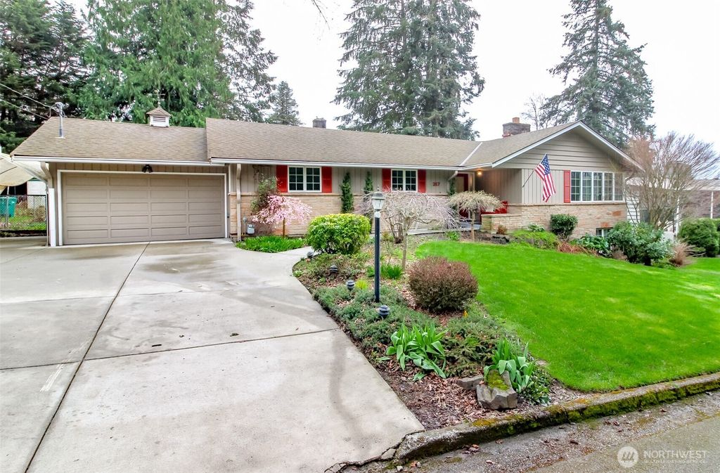 Photo of 217 SW 176th Street, Normandy Park, WA 98166 (MLS # 2351848)