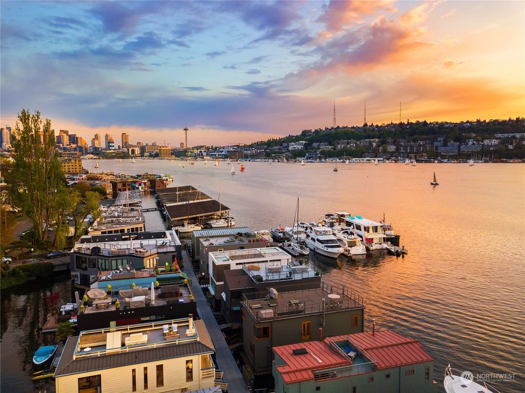 Photo of 10 E Roanoke Street #14, Seattle, WA 98102 (MLS # 2064583)