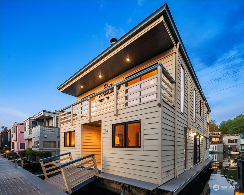 Photo of 10 E Roanoke Street #14, Seattle, WA 98102 (MLS # 2064583)