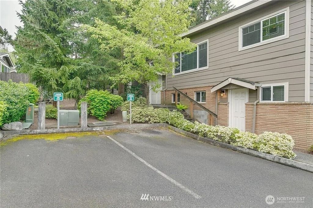 Photo of 20417 26th Avenue W, Lynnwood, WA 98036 (MLS # 2501083)