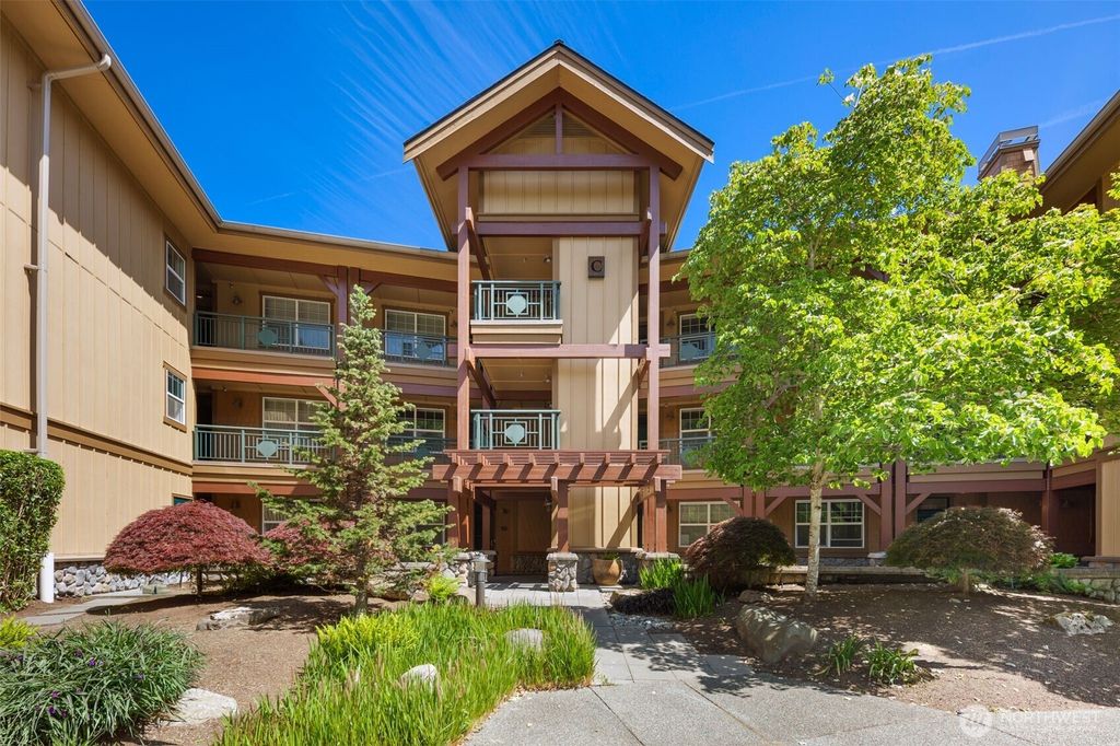 Photo of 1000 Cabin Creek Lane SW #C204, Issaquah, WA 98027 (MLS # 2374549)