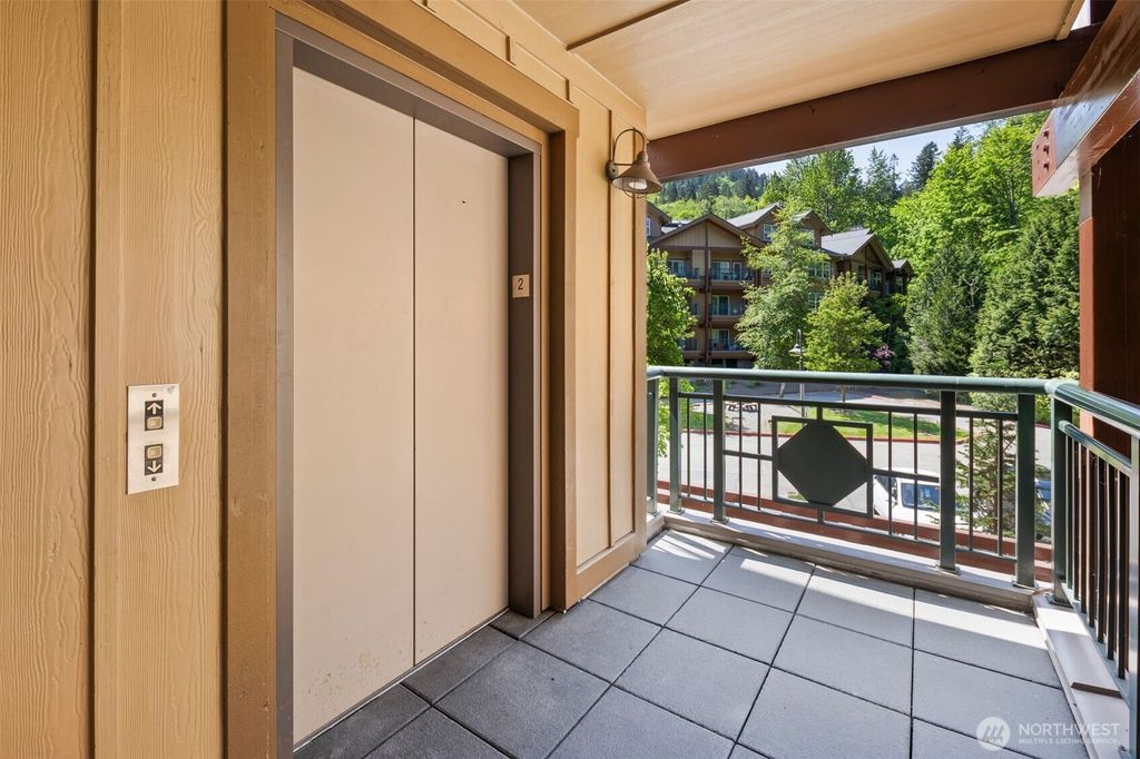 Photo of 1000 Cabin Creek Lane SW #C204, Issaquah, WA 98027 (MLS # 2374549)