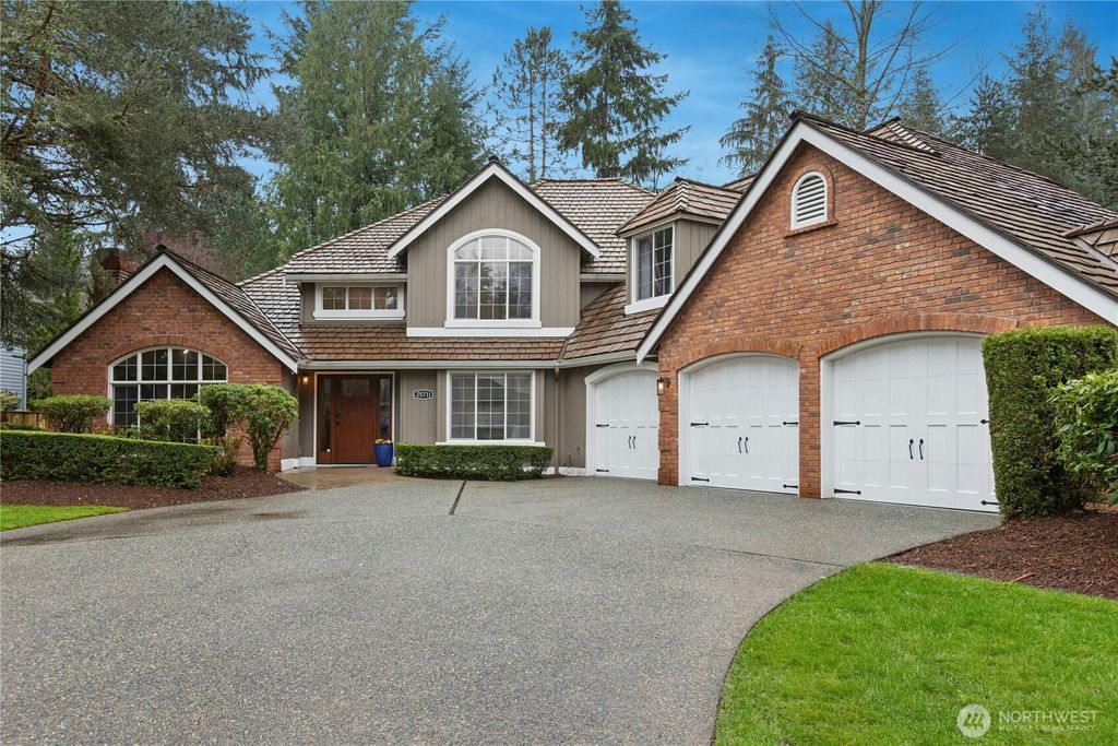 Photo of 25711 SE 31st Place, Sammamish, WA 98075 (MLS # 2490996)