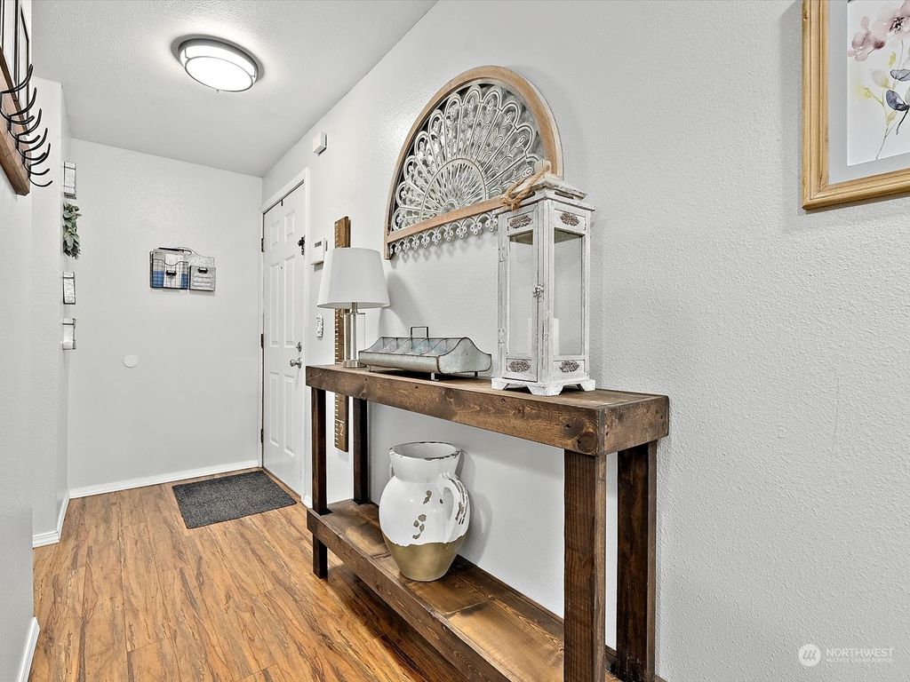 Photo of 2011 SW 318th Place #6B, Federal Way, WA 98023 (MLS # 2012146)